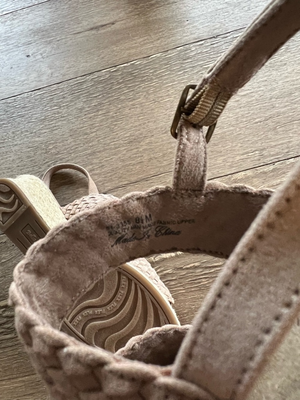 NWOT Bella Vita Mariella Slingback Wedge in Taupe - Picture 8 of 10